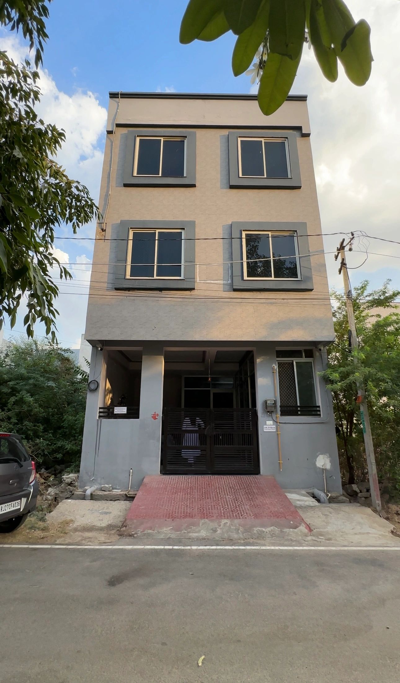 Motherhood Boys PG building
