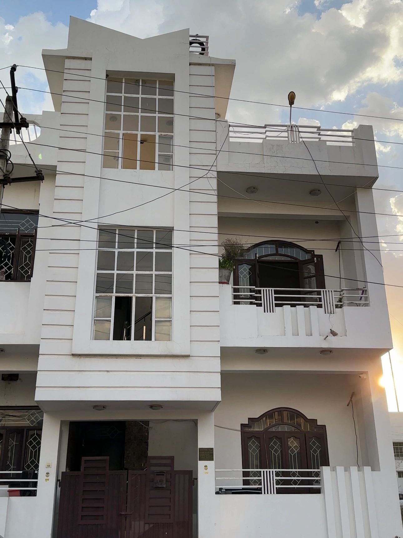 Motherhood Girls PG building